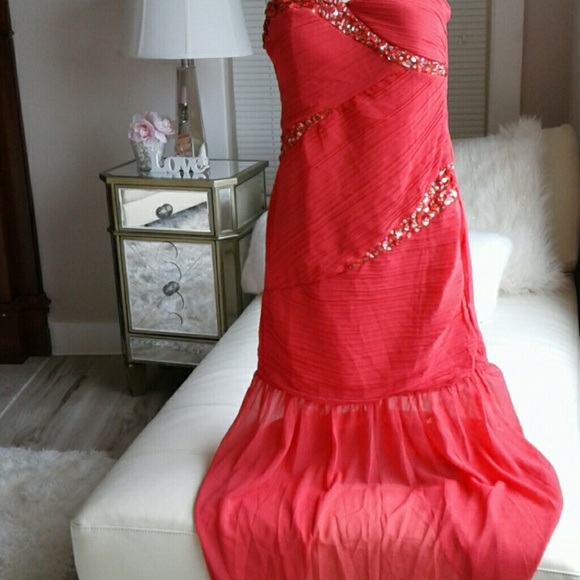 dress - Picture 2 of 4